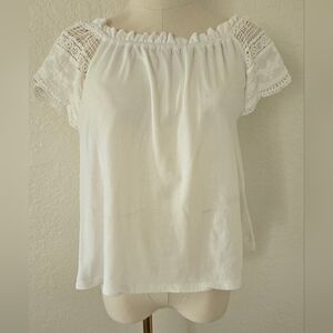 Shoulder lace white top